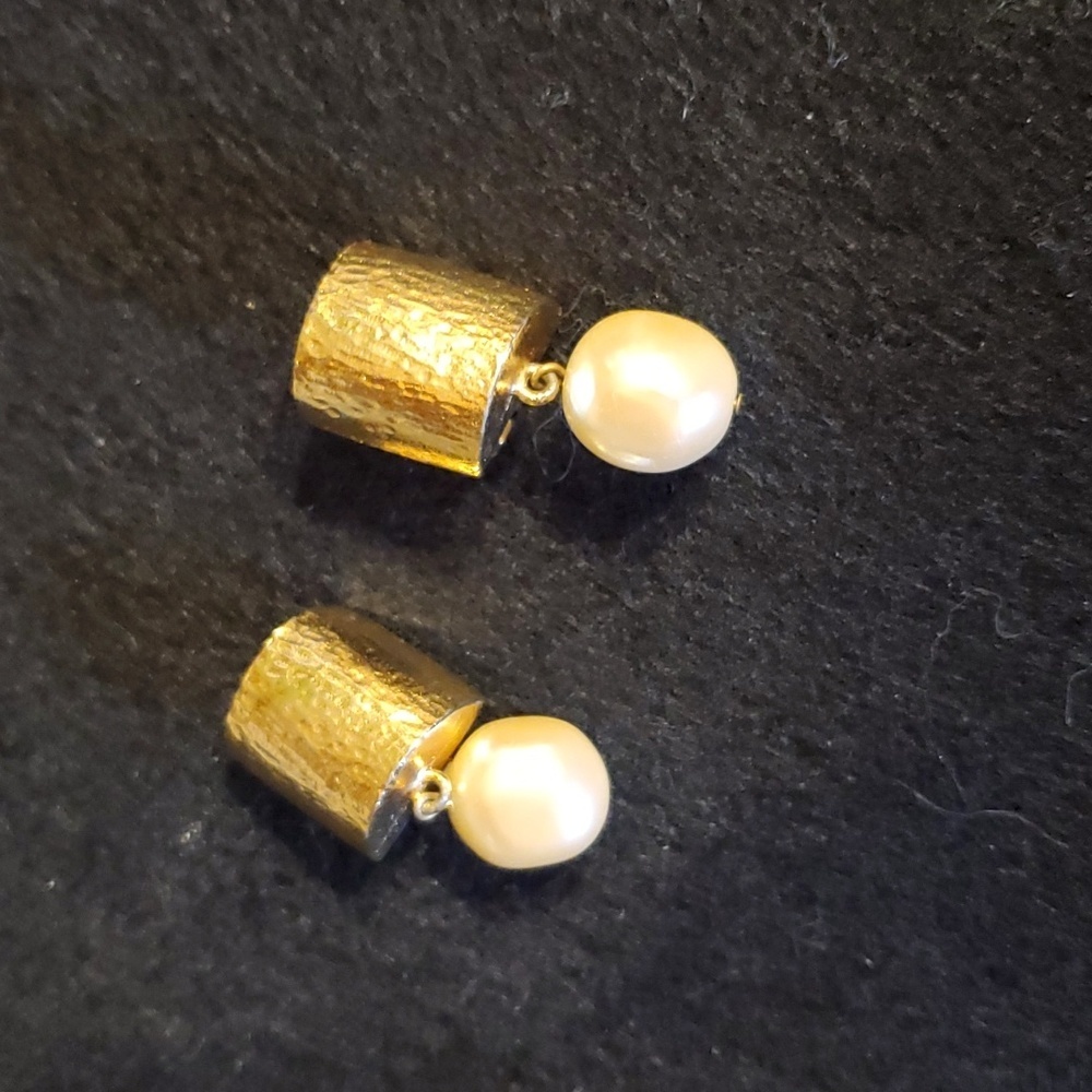Vintage Goldtone Faux Pearl Clip Ons